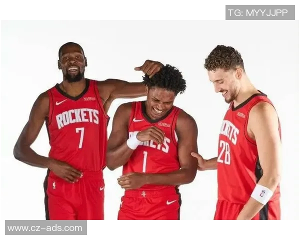 火箭全队今日集体亮相训练场，新球员展现出色状态备战季前赛