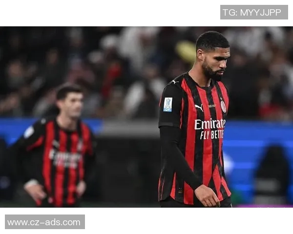 意大利豪门AC米兰欧冠惨遭淘汰,球迷集体崩溃哭泣难掩失落情绪 意大利豪门AC米兰欧冠惨遭淘汰,球迷集体崩溃哭泣难掩失落情绪