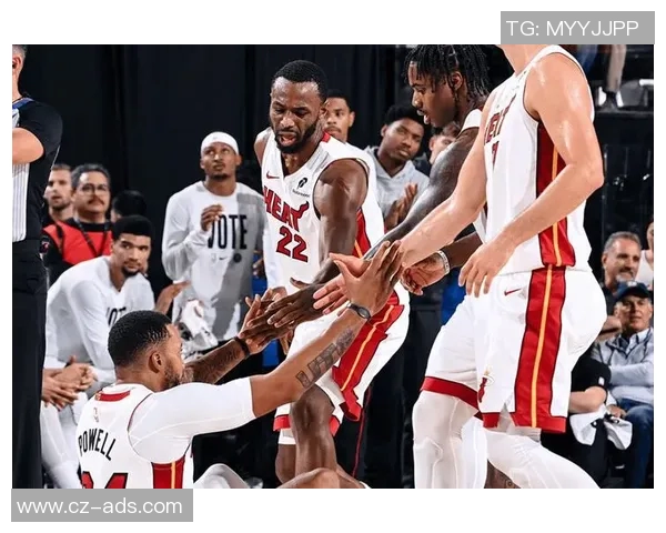 热火队再次大胜开拓者，士气大振